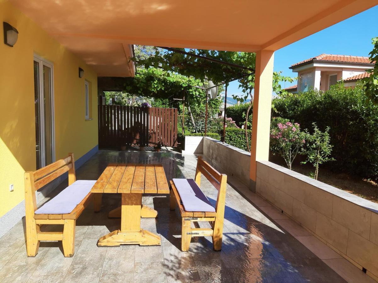 Cozy Apartments With Sea View Novi Vinodolski Extérieur photo