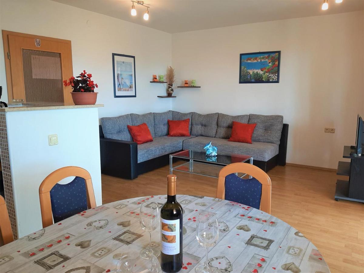 Cozy Apartments With Sea View Novi Vinodolski Extérieur photo